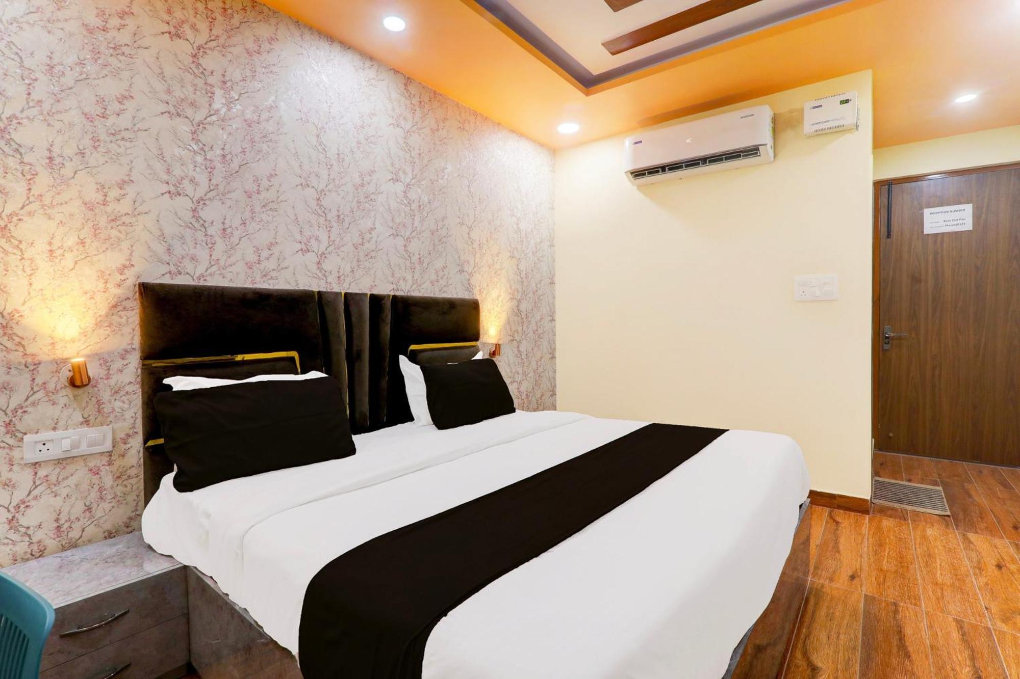 Super Hotel O Raas Plaza Kanpur Exterior photo